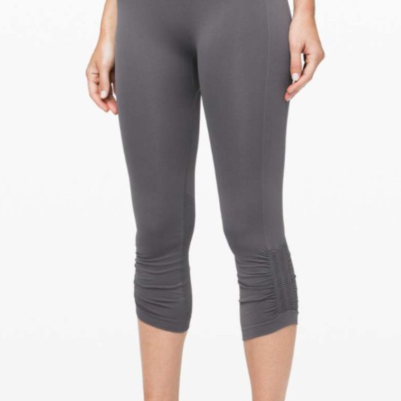 NWOT Lululemon Ebb To Street Crop 21" Titanium Size 6 - Picture 16 of 16